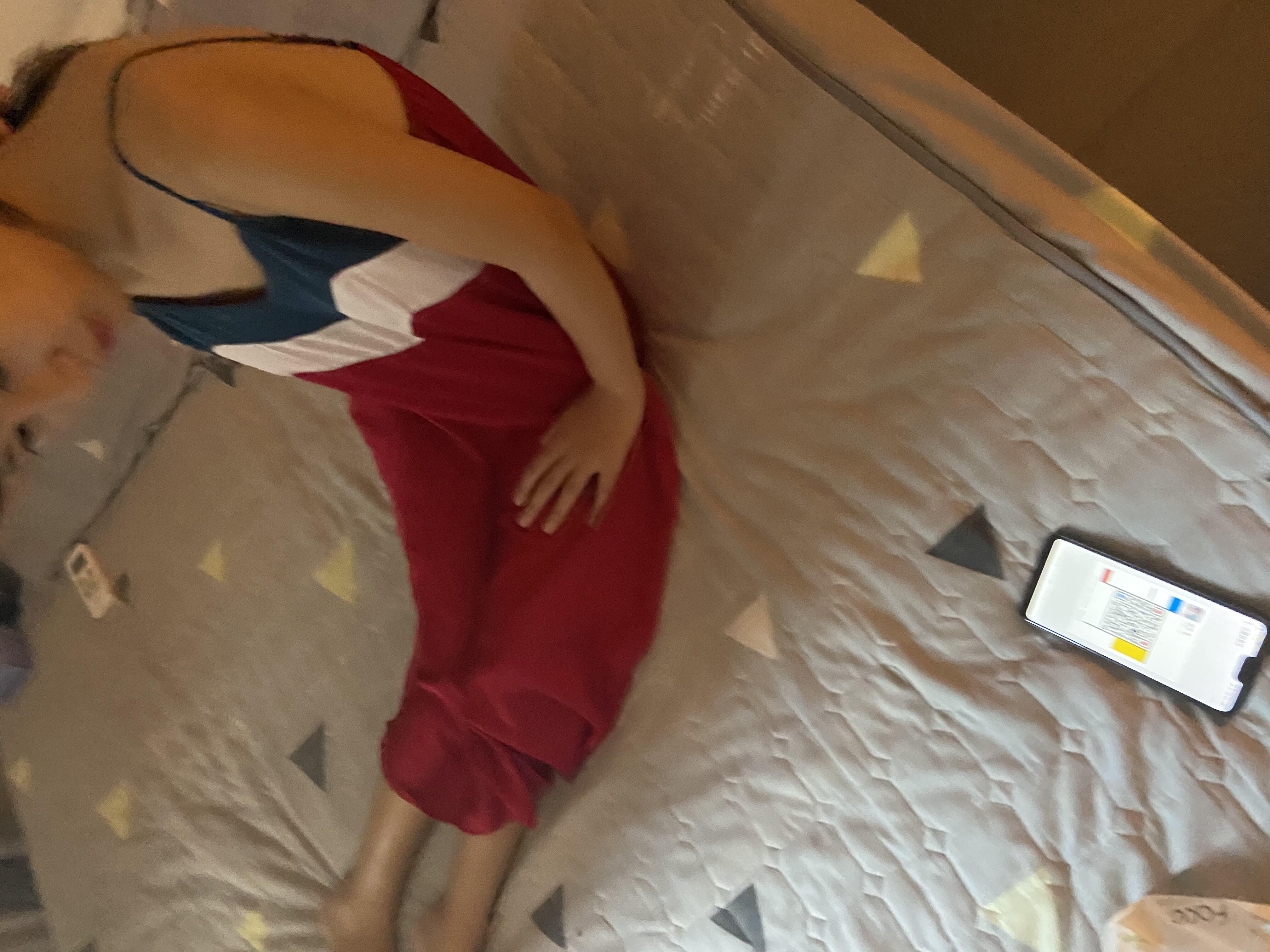 亲身验证挺拔扣碗胸苗条嫩妹子追梦，如假切?